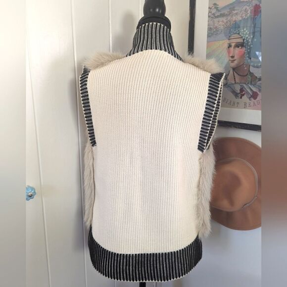 Banana Republic Faux Fur Vest XS Cozycore Penny Lane Layers Country Preppy Chic - Picture 8 of 12